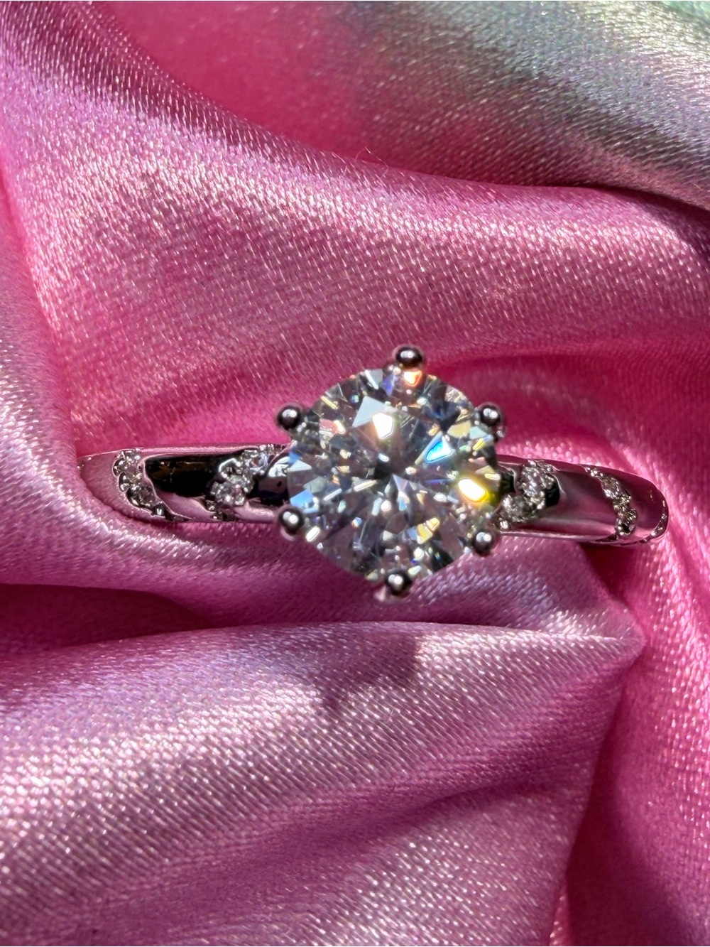 New Classic Moissanite Solitaire Round-Cut Ring with Swirl Pave’ Band
